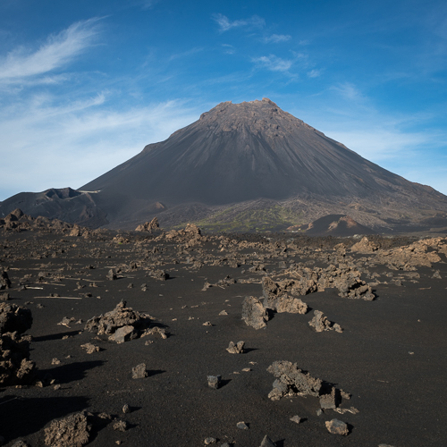 Barques de Santiago & volcan de Fogo